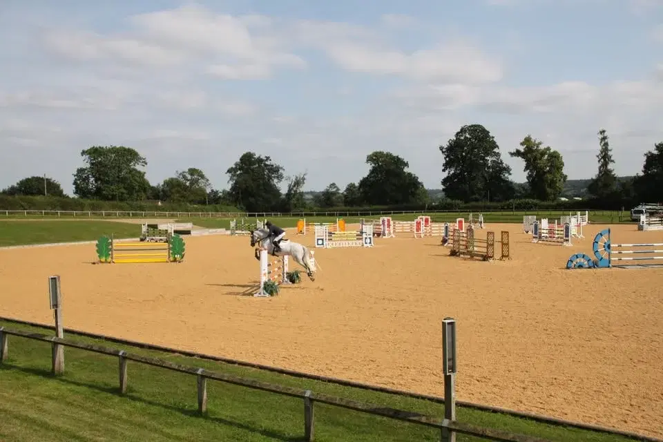 Field House Outdoor Tuesday Show Jump Training Day