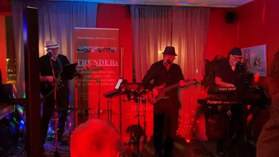 TRENDERs đ¶keeping rockinâ, denna gĂ„ng pĂ„ Skepparns bar!