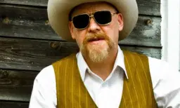 Country On Madison: Vinyl DJ Sets with Lawrence Peters @ Bobby’s Eastside (FREE)