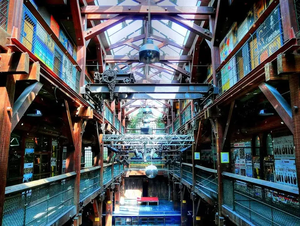 Ü30/40 Tanz in den Mai Party