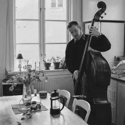 Den Hårt Arbetande Basisten LIVE