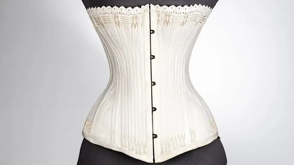 Utställningsvisning: Korsettkriget