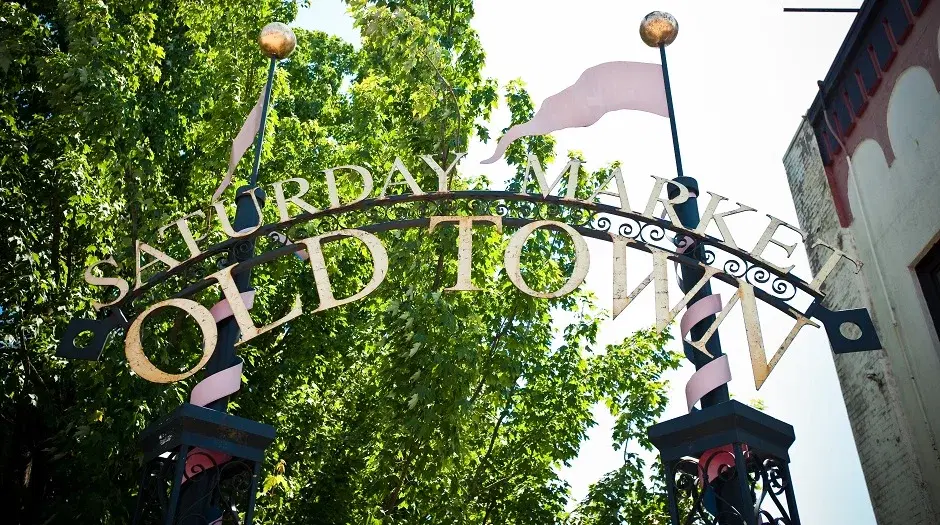 đPortland Saturday Market Opening Day!đ